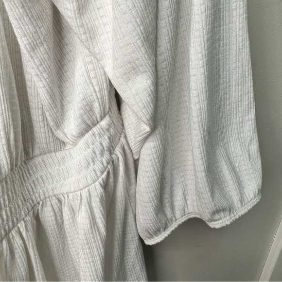 Torrid Textured Jersey White Smocked Waist Top Size 3x Neutral Minimalist - Picture 9 of 16